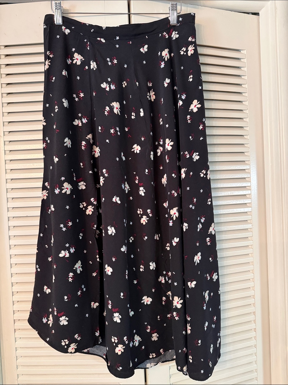 Black Floral A-Line Midi Skirt - Classic Everyday Elegance